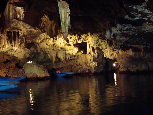Пещеры Пиргос Дируу